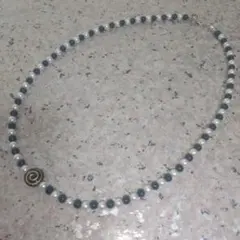 パールビーズ×black&whiteネックレスSeahorse×world