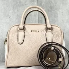 美品 フルラ レザー 2WAY ショルダーバッグ シリ ロゴ金具 ファスナー