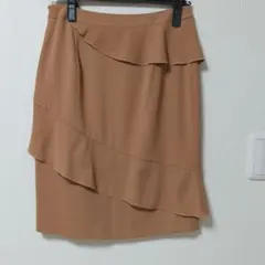 新品未使用！ひざ丈スカートのサムネイル