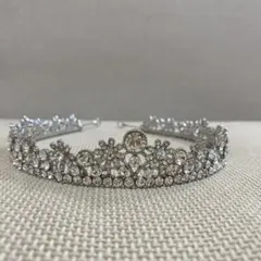 ウェディングティアラ　カチューシャ　韓国