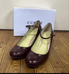 COCUE ストラップ付きパンプス ワインレッド　24.5cm エナメルのサムネイル