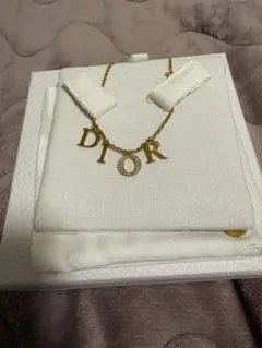Dior ゴールド アルファベットネックレス