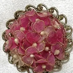 ピンク花モチーフ ブローチ　花ブローチ　ビンテージブローチ