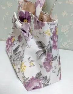 ローラアシュレイピオニー【裏面ラミネート生地】❁中型トートバッグ❁ハンドメイド