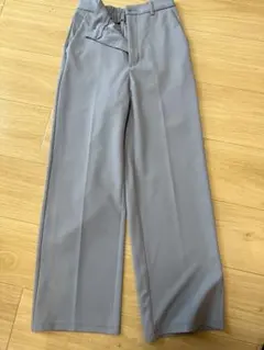 ストレートパンツ　ワイドパンツ　水色　GU タックあり