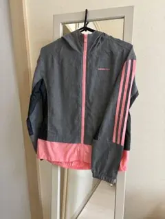 adidas neo ウィンドブレーカー フード付き グレー ピンクのサムネイル