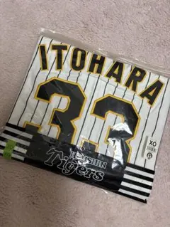 美品 阪神タイガース 植田海 ブラックユニフォーム サイズM 阪神タイガース 植田海 62番 レプリカユニフォーム(ホーム用) Lサイズ