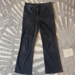 UNIQLO フレアブラックデニムパンツ