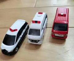 トミカ トヨタ エスティマ 警視庁パトカー