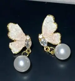 韓国風エレガントなパール フラワーヴィンテージスタッドピアス