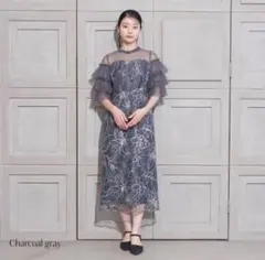 metoi ティアードスリーブ刺繍パーティードレス チャコールグレー M