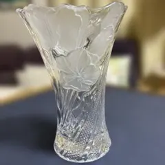 HOYAクリスタル　フラワーベース フロスト加工 花柄のサムネイル