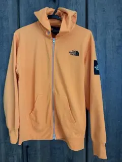 ノースフェイス パーカー　　オレンジ
