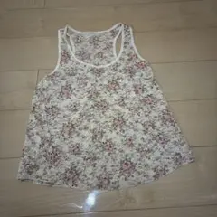 お値下げFOREVER21 花柄タンクトップのサムネイル