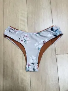 アリシアスタン　オレンジ系フラワープリント 水着M