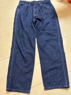 美品　UNIQLO メンズ　ワイドフィットジーンズ　31