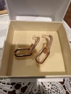 リング型ローズゴールドピアス