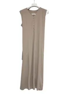 ナチュラルビューティーベーシック　グレー　ロングワンピース