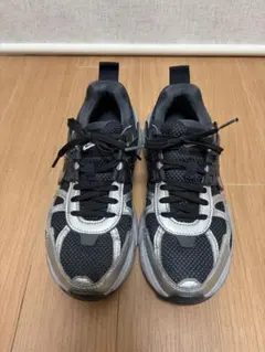 ナイキ NIKE V2K RUN 黒 ブラック シルバー メタリック 24.0