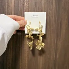 Item thumbnail for item 82c6b4c4-1e31-4cba-b1fb-fc40ad1f498d