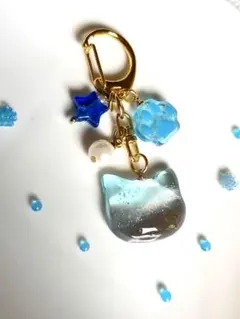 猫チャーム　ハンドメイドチャーム　レジンチャーム　【オーロラネコ】