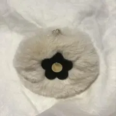 【美品】MARY QUANTアイボリー ベージュ ファーポーチ