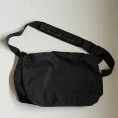【週末限定価格】PACKING ブラック ショルダーバッグのサムネイル