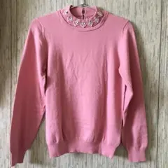 アースミュージック&エコロジー 襟元ビジュー付き長袖ニット 取外可能　ピンクS