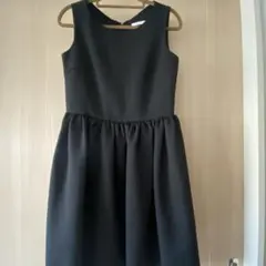 値下げ中　ブラックのギャザーワンピース　ノースリーブワンピース