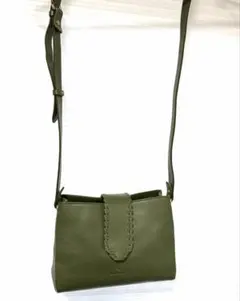 オリーブグリーン レザー ショルダーバッグ、イルビゾンテ