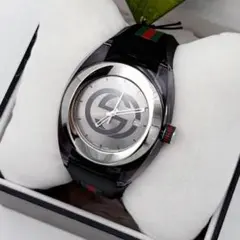 新品未使用 GUCCI グッチ 腕時計 インターロッキングG ラバー ブラックのサムネイル