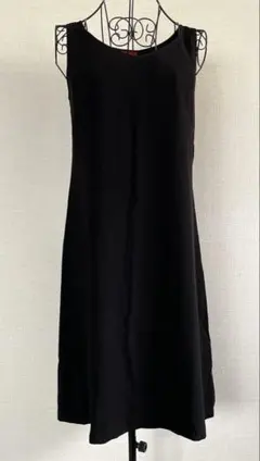【Sybilla 】黒 ノースリーブ ひざ丈ワンピース【シビラ】