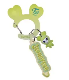 TWICE LOVELY'S 壓克力掛繩絨毛吊飾