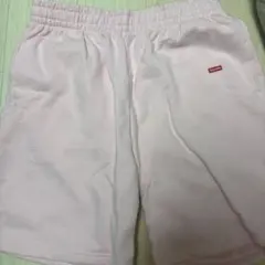 値下げ中！supreme Small Box Sweatshort ハーフパンツのサムネイル