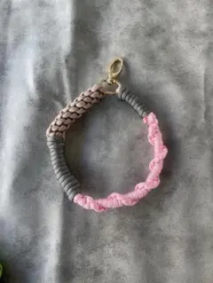 スマホストラップ　ハンドストラップ　パラコード　ハンドメイド　春の新作