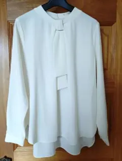 ボウタイブラウス　M