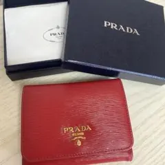 PRADA レッド 三つ折り財布