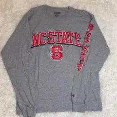 Champion チャンピオン NC STATE ロンTカレッジロゴ 袖プリント