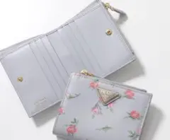 PRADA 2つ折り財布 ミニ財布 レディースのサムネイル