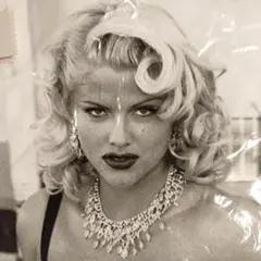 マリリンモンロー＊ベトナム戦争慰問＊米国1991年発刊デッドストック写真集 マリリンモンロー＊ベトナム戦争慰問＊米国1991年発刊デッドストック