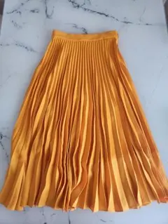 ZARA オレンジ プリーツロングスカート XS