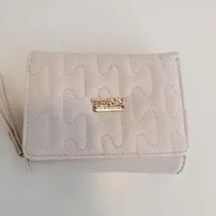 三つ折り財布のサムネイル