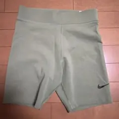 NIKE ショートレギンス