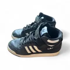 adidas フォーラムミッドスニーカー ブラック