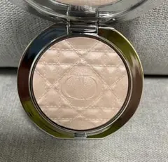 Dior ディオールスキン フォーエヴァー グロウ ルミナイザー　03