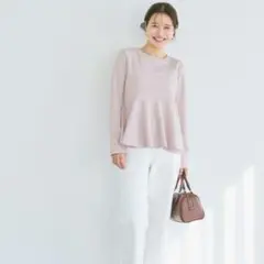 coca☆＼お気に入り2万越え・再入荷／エンボス加工裾フレアトップス