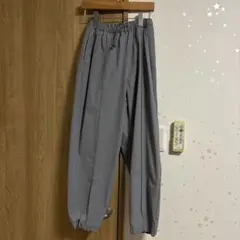 ワークパンツ　シャカシャカ