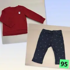 赤いトレーナーとネイビーパンツセット 95