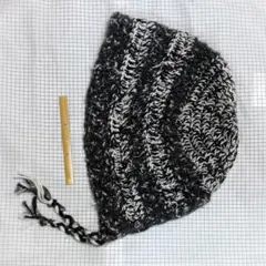 ハンドメイド　耳当て付きニット帽　ビーニー　ボンネット　フード