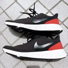 NIKE REVOLUTION スニーカー ブラック×レッドのサムネイル